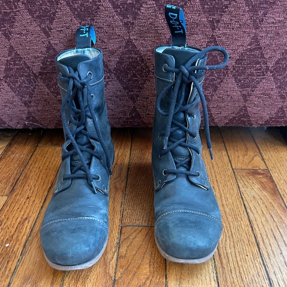 Fluevog Radio BBC Classic Lace-Up Boots, Women’s Size 7 - Picture 1 of 9